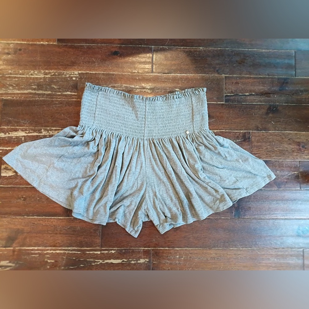 NATURAL LIFE Light Gray Smocked High-Waist Flow Shorts